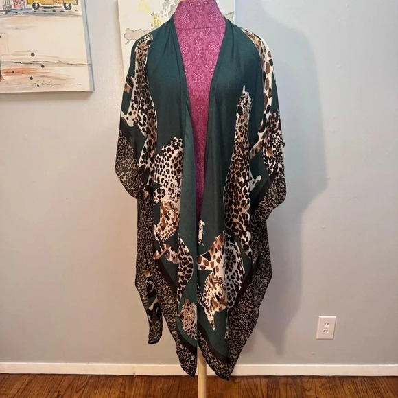 Vintage Green and Cheetah One Size Women Kimono - Picture 1 of 6